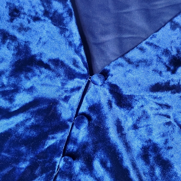 WHBM Crushed Velvet V-Neck Women's Blouse Size Medium Twilight Blue EUC - Picture 12 of 16